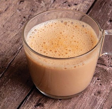 كوب كبير شاي عدني .         شاي بالوصفه اليمني الرائعه