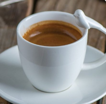 اسبرسو سنجل.                   جرعه واحده من قهوة الاسبرسو المركزة