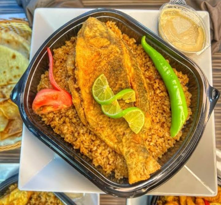 سمكه بلطي مع ارز وطحينه