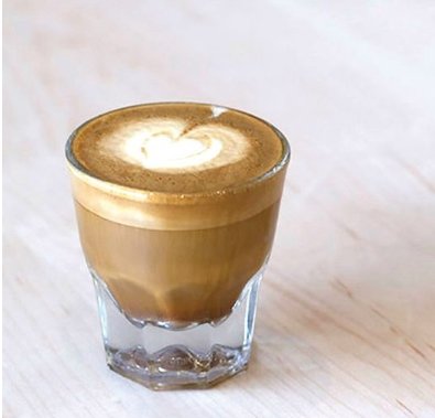 كورتادو كبير.    جرعة اسبرسو مضاف اليها كميه صغيره من حليب