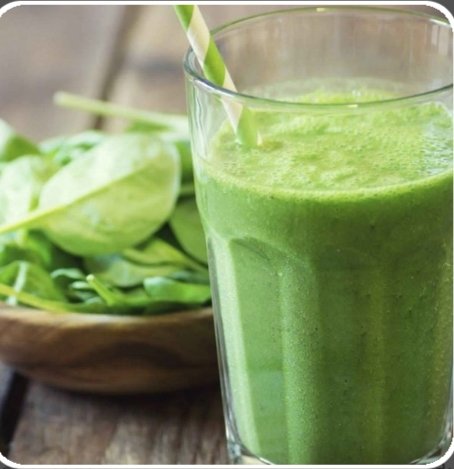 هاف ميكس مكون من جرجير ،كيوي،افوكادو،عسل،لبن فريش جوس تايم